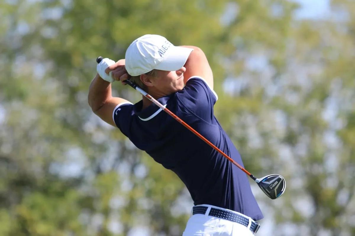 Men’s golf improves on second day of Badger Invitational