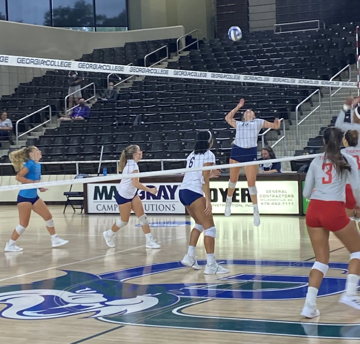 Jaguar volleyball team extends winning streak to nine
