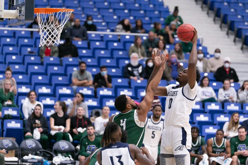 AU men's hoops team falls short after late rally against Lander