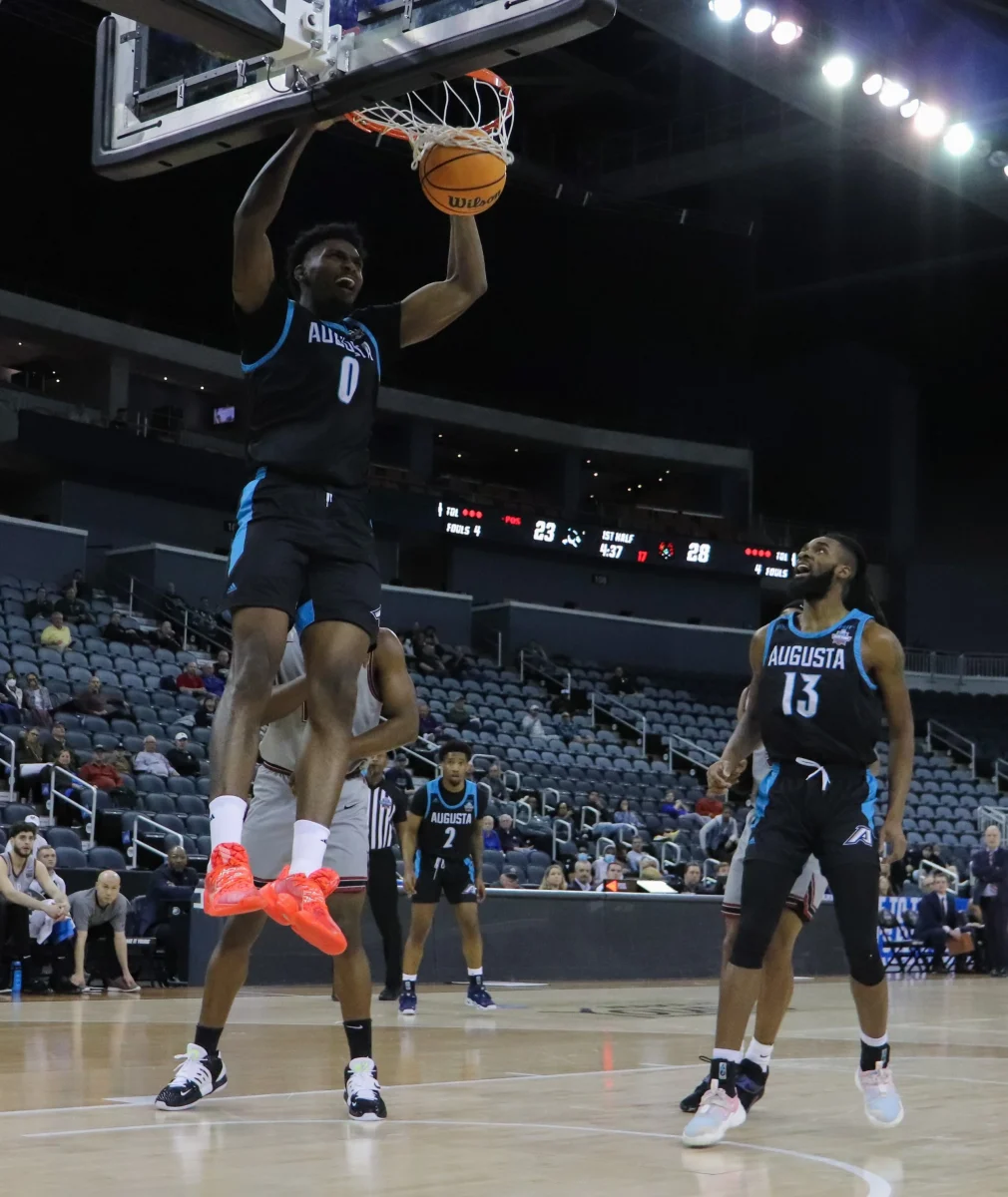 Behind Crawford's big night, AU advances to D2 national championship game