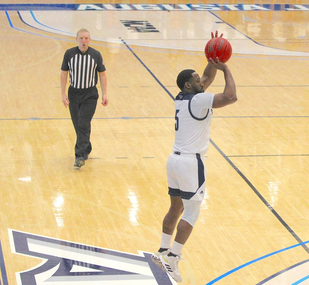Arnold, Lucas-White make statements in the Jaguars' 83-65 win over Columbus State
