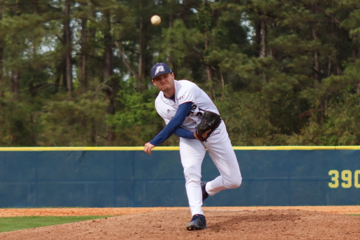 Jaguars baseball team triumphs over Francis Marion, 4-3