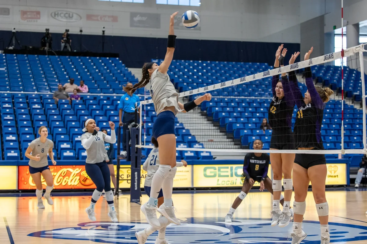 Eden, Wheeler propel AU volleyball team to straight-sets win over UNC Pembroke