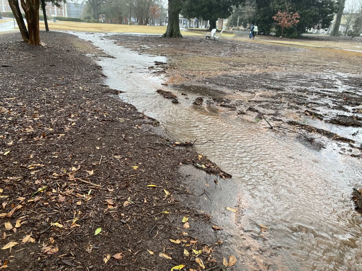 Severe thunderstorms cause flooding on campus