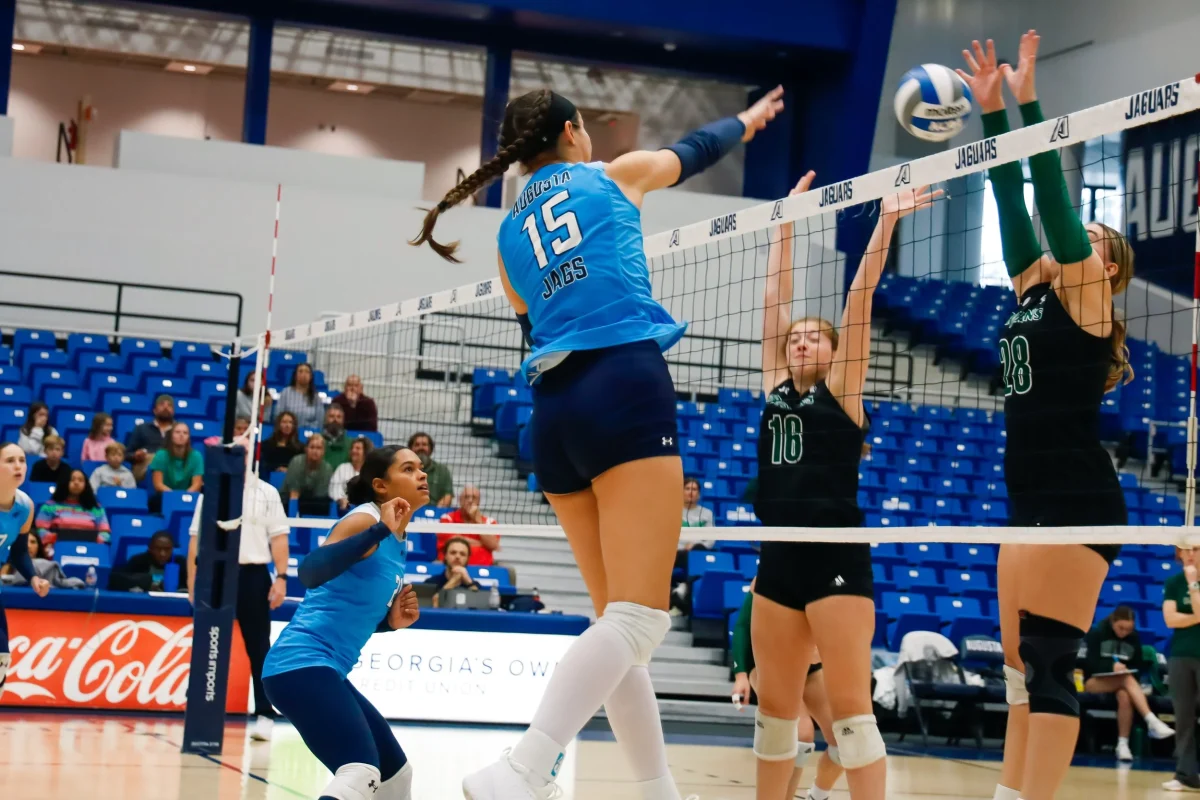 Jaguars get three-set win over Mount Olive after tough loss to Flagler