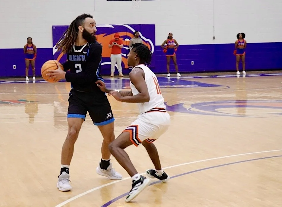 Jaguar men pull away late to secure ninth straight win&nbsp;