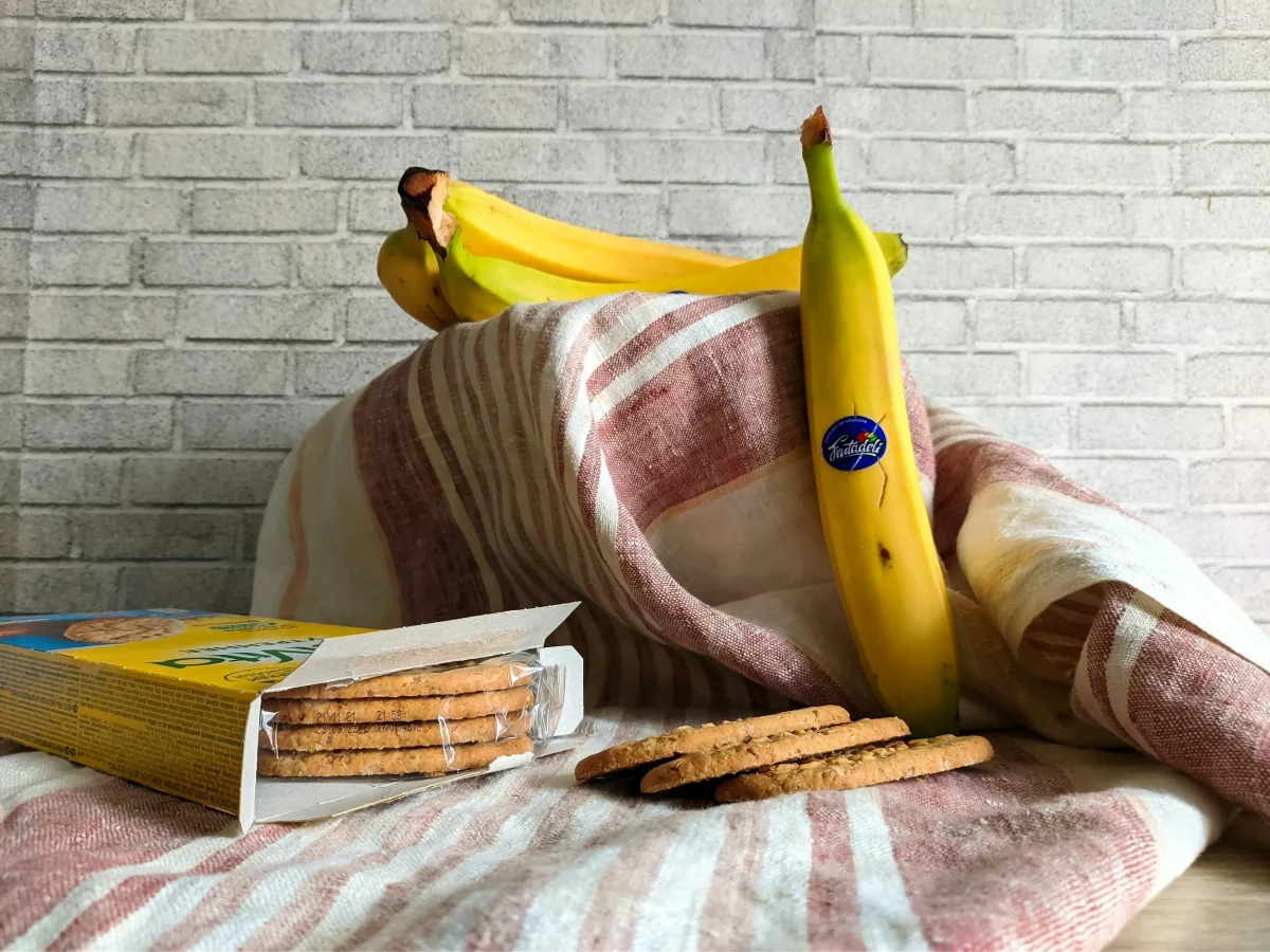 10 healthy snacks and meals college students should keep on campus