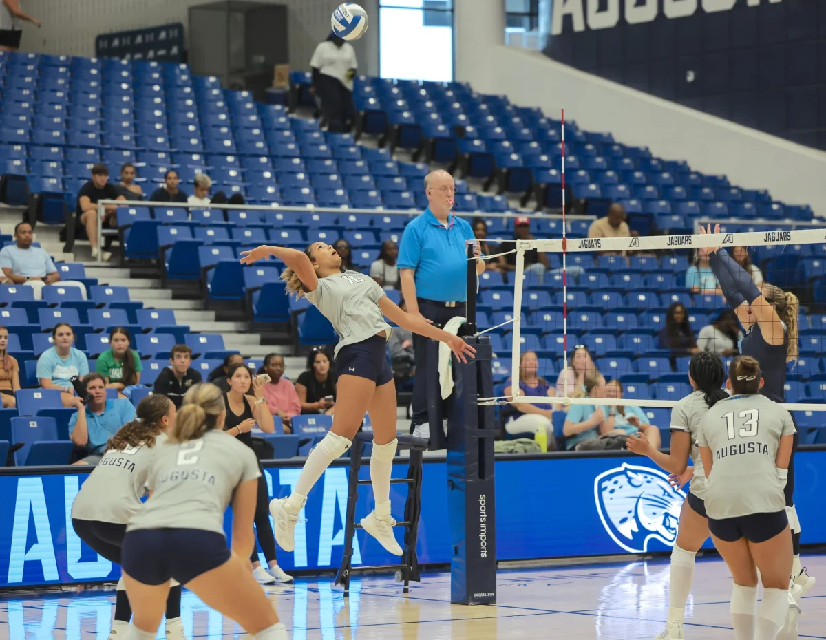 Jaguar volleyball prepares for opening weekend with intrasquad scrimmage