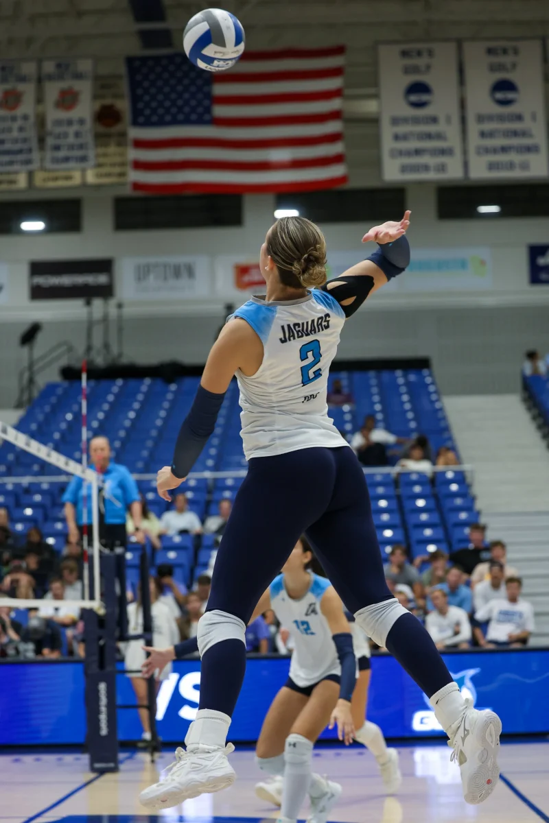 Nelson leads AU past Georgia College in straight sets