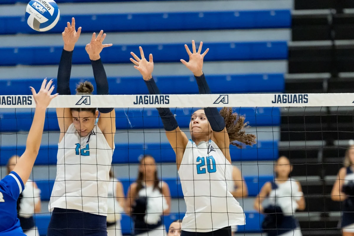 Jaguar volleyball team gets dramatic five-set win over Lander