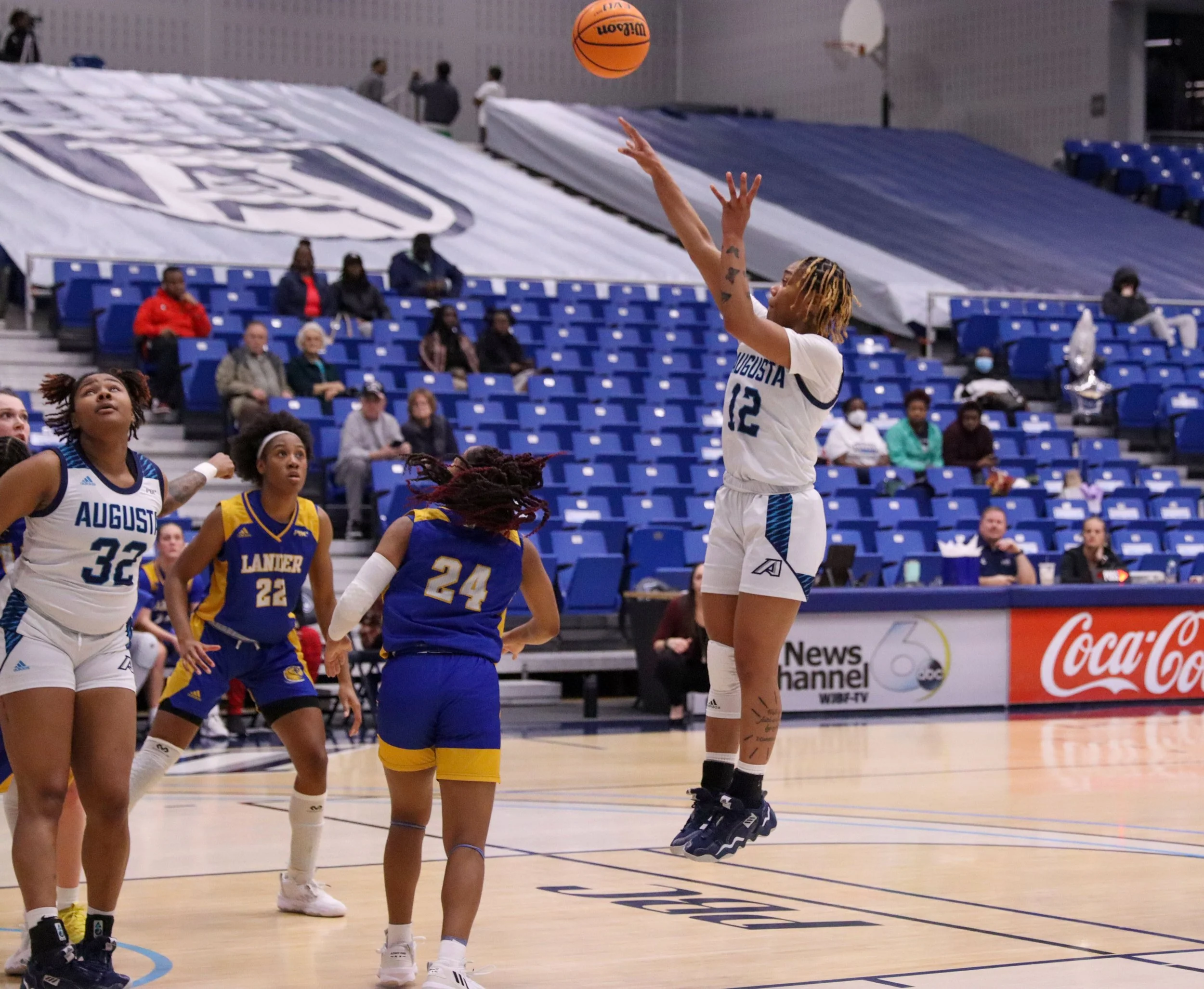  Tomiyah Alford (12) had 14 points, but the AU women came up short on the road at Columbus State. At the top of the page, Darren Lucas-White (with ball) had 12 points to help Augusta gain a 76-66 win over the Lions. (photos by Madison Keel) 