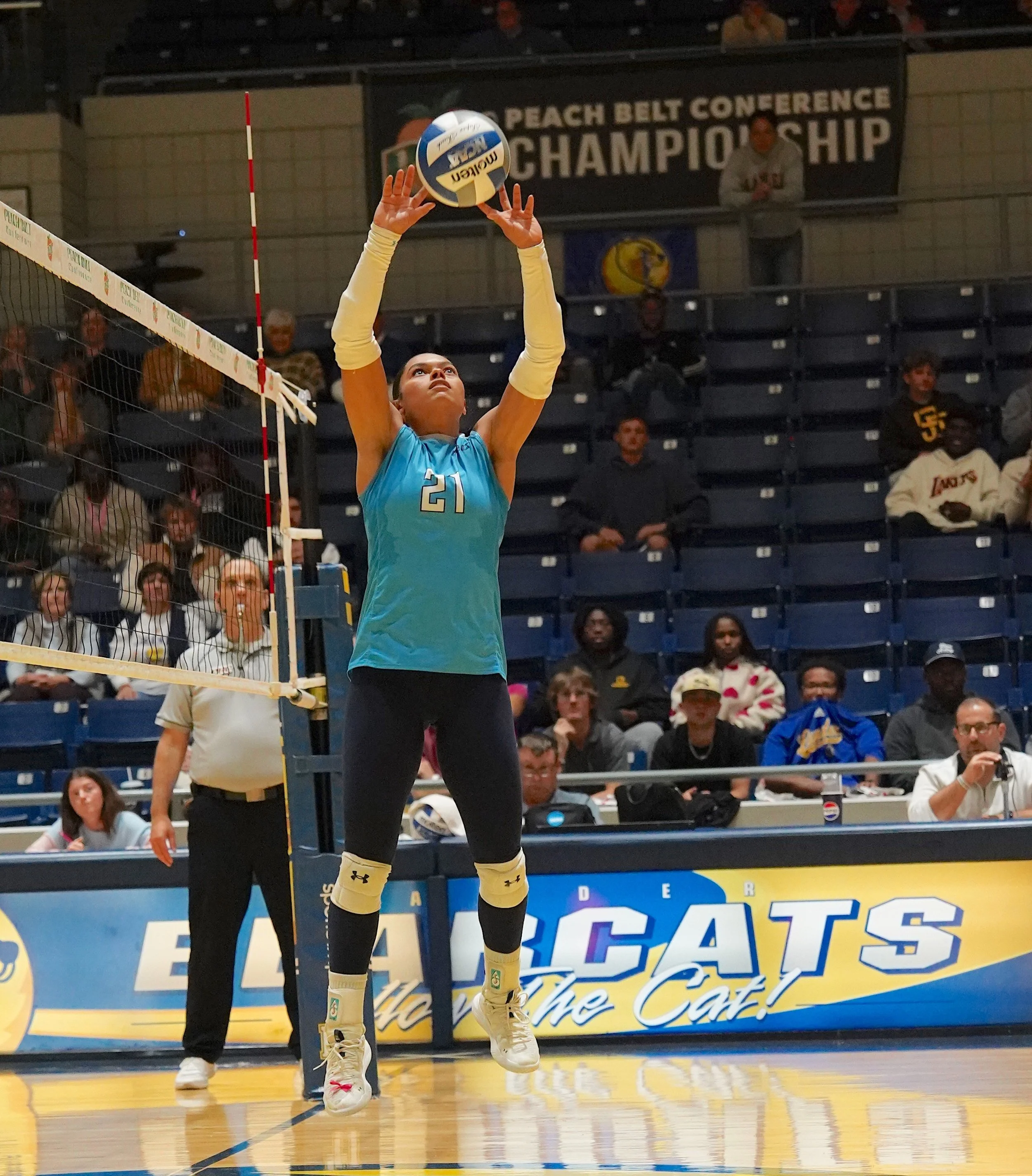  Janvier Buggs (21)sets up another kill for the Jaguars. Buggs would finish the night with 37 assists and 21 digs. (photo by Domonic Macias/special to the Bell Ringer) 