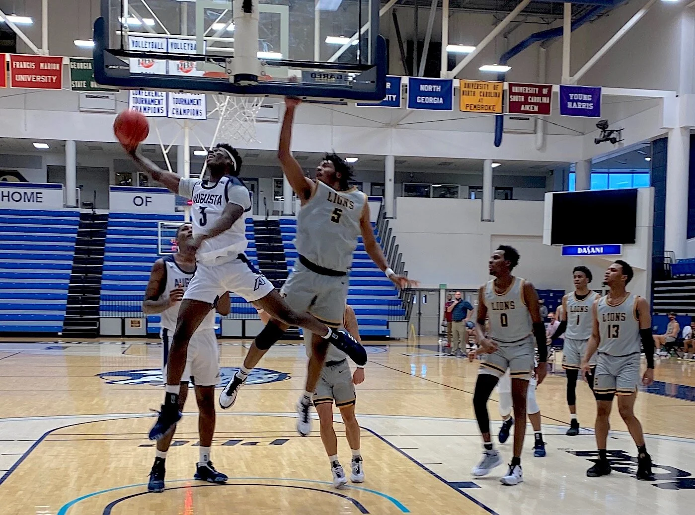  Florida native Lee Flenor (3) led No. 10 Augusta University with 19 points and 15 rebounds in the 70-64 loss at Flagler in a Peach Belt Conference game. (photo by Viraj Bulla) 