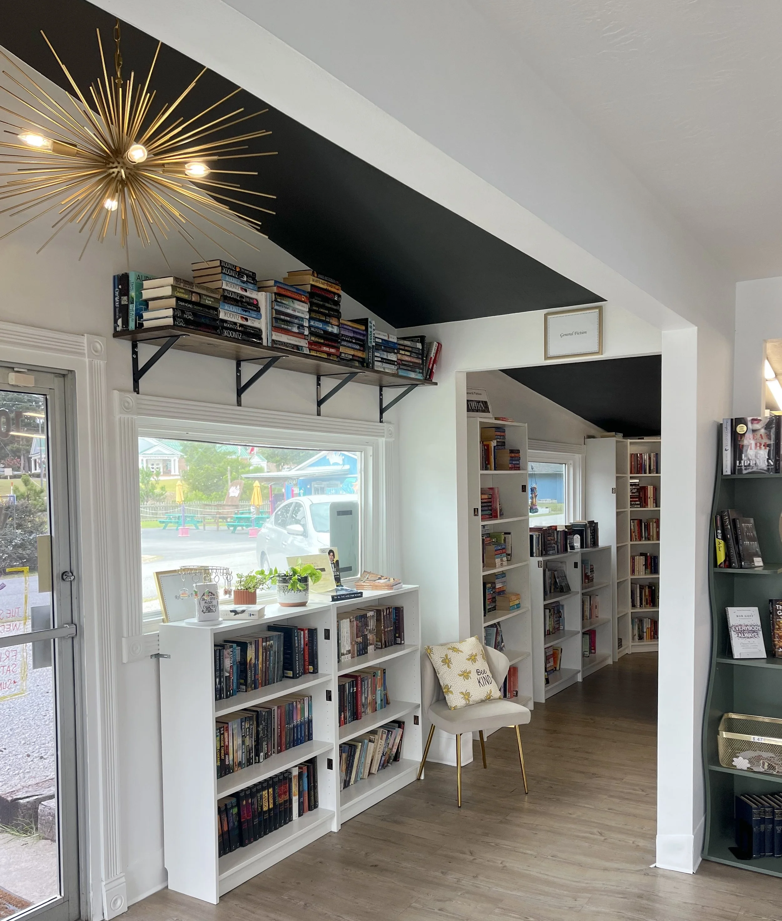  Walls of Books in Grovetown offers a plenty of books—and plenty of places to sit and read. (photo by Kailey Spencer/the Bell Ringer) 