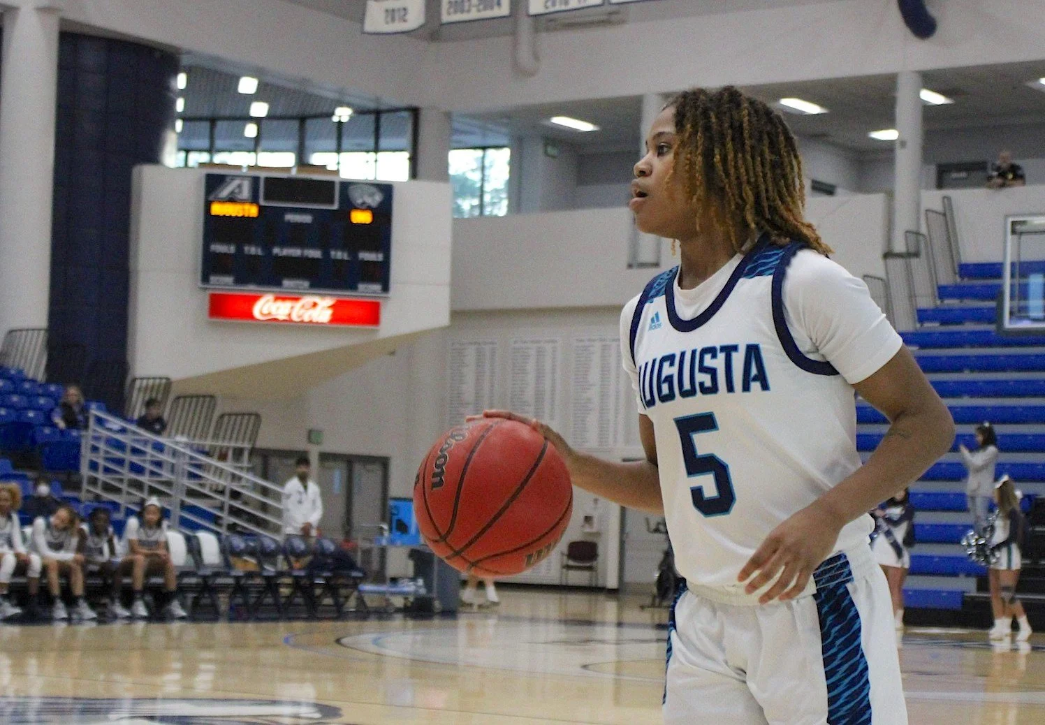  Autumn Phillips had 19 points for the Jaguars, who stayed close to the 10th-ranked Nighthawks until the visitors pulled away at the end. (photo by Madison Keel) 